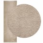 Sandfarbener Kurzflor Teppich HUARTE, 80x250 cm, weich und waschbar. Detailansicht der flauschigen Textur.