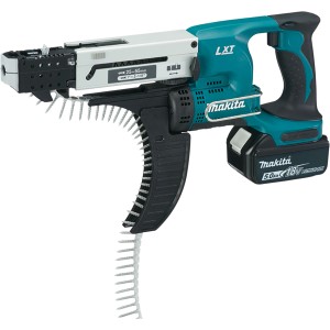 Makita Akkuschrauber DFR550RTJ mit Magazin, Akku und Schraubenband.