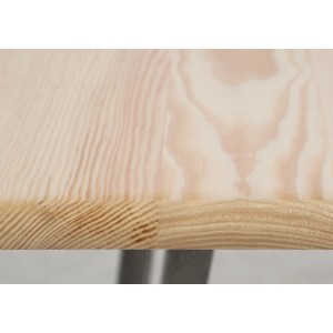 Detailaufnahme: Beige Kiefernholz-Tischplatte des Fun Star Stehtischs.