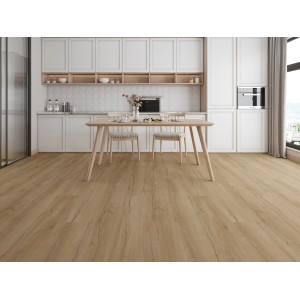 Verlegter Klick-Vinylboden Eiche Brno im modernen Küchenambiente.