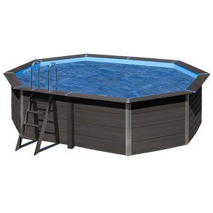 Ovaler Gre Composite Pool Avantgarde, 524x386x124 cm, mit Leiter und blauer Abdeckung.