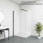 Matte weiße Duschrückwand aus Aluverbundplatte in moderner Duschkabine. Ideal als Fliesenersatz für Badezimmer.