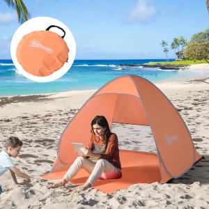 Orangefarbene Outsunny Strandmuschel aus Polyester mit zwei Personen am Strand.