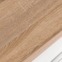 Detailaufnahme: Arbeitsplatte Eiche Dekor der Held Möbel Küchenzeile Mailand, Weiß Hochglanz.