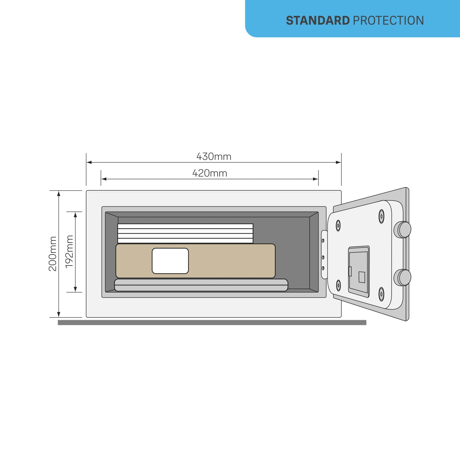 Offener, schwarzer Yale Tresor Value Safe Laptop Code 24 l mit Dokumenten und Laptop, Maße sind eingezeichnet.