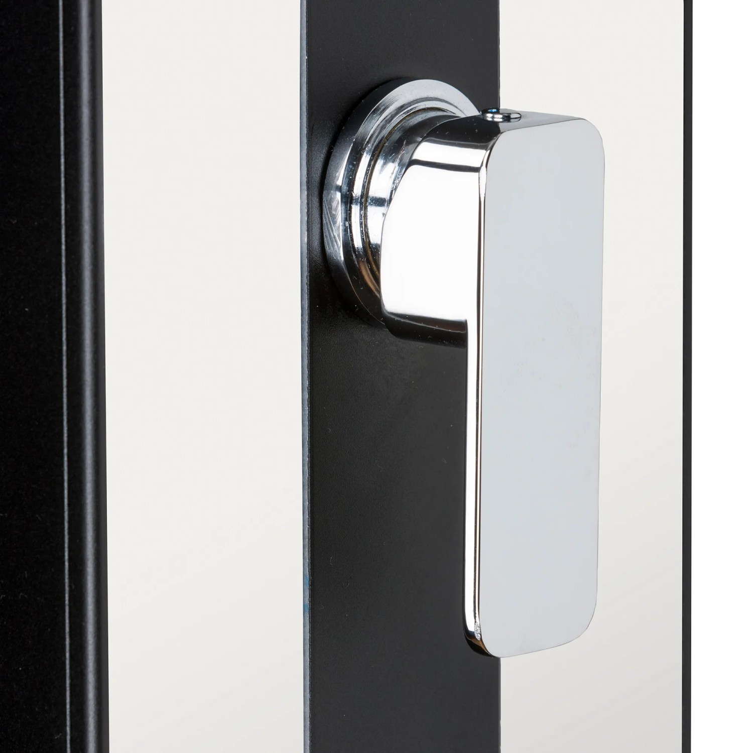 Detailaufnahme: Einhebelmischer der Gre Aluminium Solardusche Luxe, Chrom.
