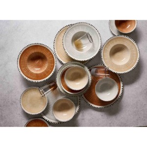 Ritzenhoff & Breker Natura 12-teiliges Tafelservice aus Steinzeug. Creme-braune Teller & Schalen mit Jahresring-Muster, schwarzer Rand.