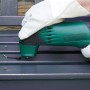 LUX Tauchsägeblatt im Einsatz: Multitool mit Bi-Metall Sägeblatt für Fein- und Bündigschnitte in Holz.