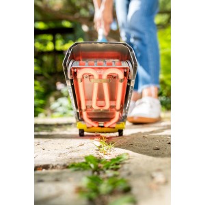 Gloria Thermoflamm Bio Fix Unkrautbrenner mit glühendem Heizelement und Rollen entfernt Unkraut auf Wegen.