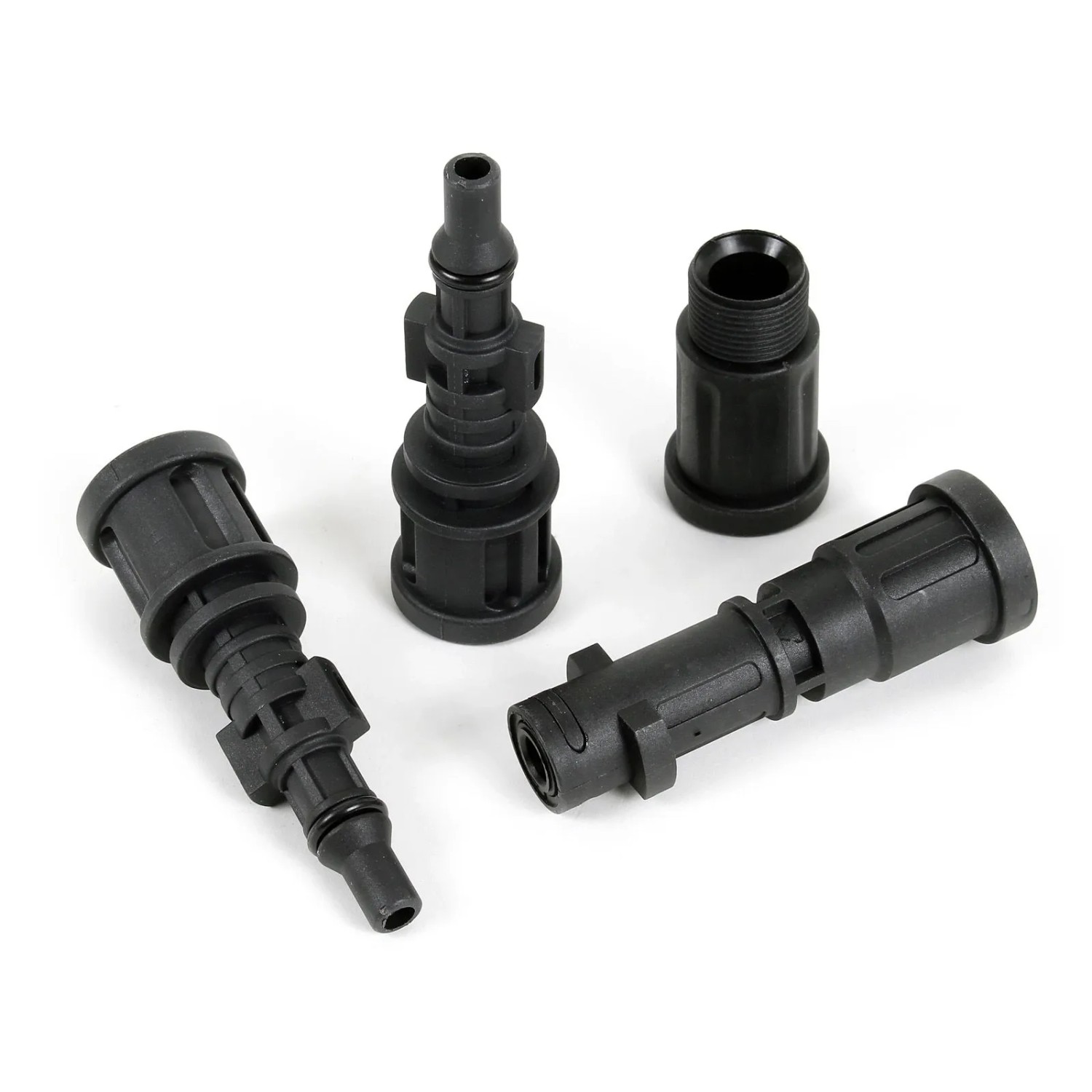Vier schwarze Kunststoff-Adapter für Rohrreinigungsschlauch und Hochdruckreiniger. Verschiedene Anschlüsse für Abflussreiniger-Set.