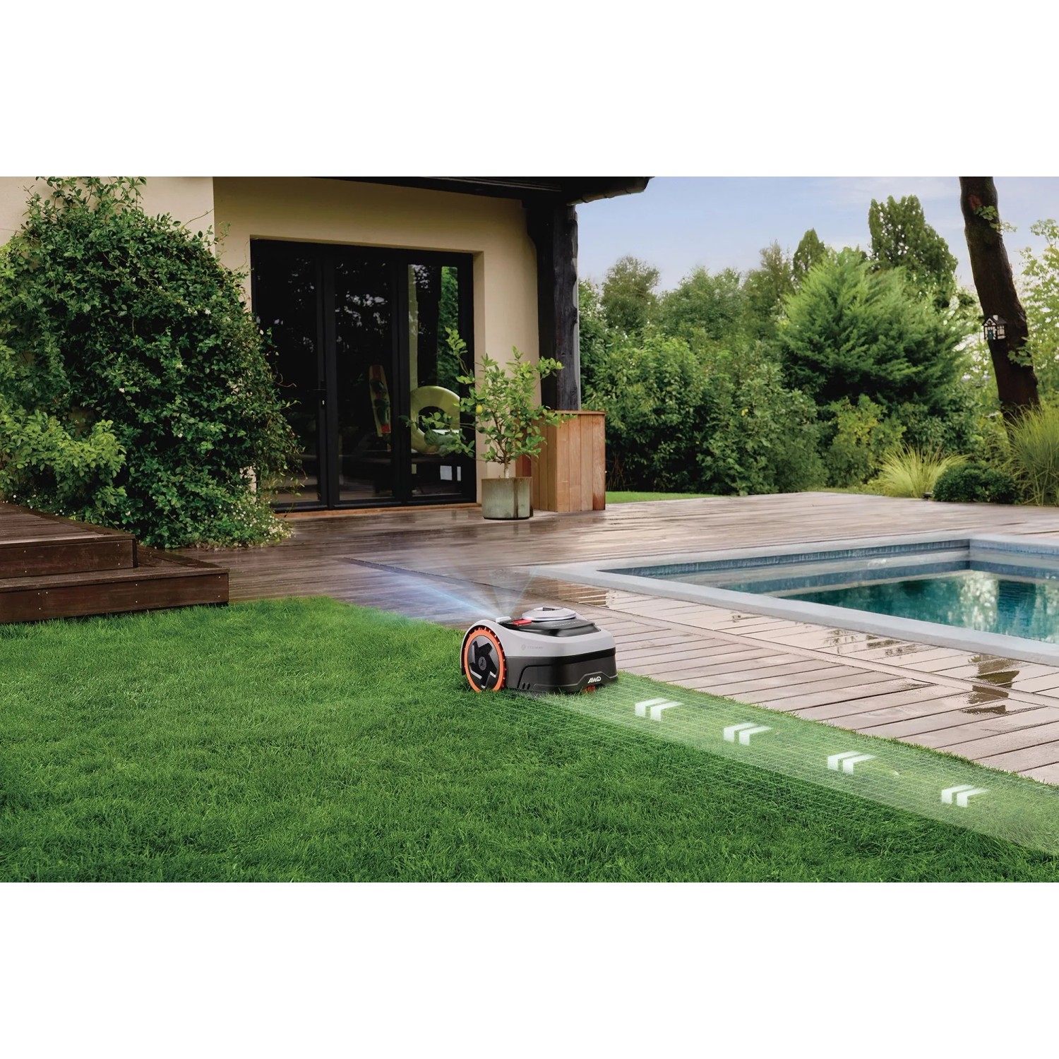 Segway Navimow i206E AWD Mähroboter für 600 m² Fläche im Einsatz auf Rasen vor Haus mit Pool.