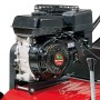 Detailaufnahme: Einhell GC-SC 2240 P Benzin-Vertikutierer Motor mit Stahlmessern.