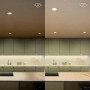 Philips Hue Einbauspot Slim, Weiß, mit Farbtemperatur- und Abstrahlwinkel-Vergleich in Küche.