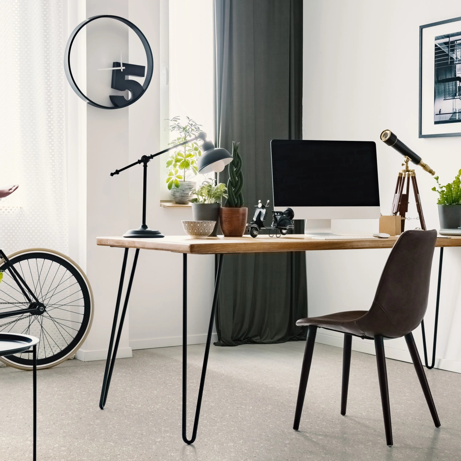 Beige PVC-Bodenbelag Oakland Granit 2,00m x 4,50m im modernen Arbeitszimmer.