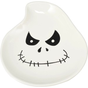 Weißer Halloween Teller in Geisterform aus Dolomit mit schwarzem Geistergesicht.