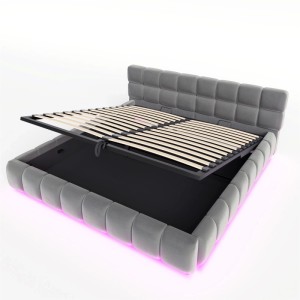 Graues Polsterbett 180x200cm mit LED-Beleuchtung und hochgeklapptem Lattenrost, der den Stauraum zeigt.