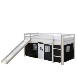 Weiß lasiertes Kinderhochbett 90x200 mit Rutsche, Leiter und schwarz-weißem Piraten-Vorhang. Abenteuerbett.