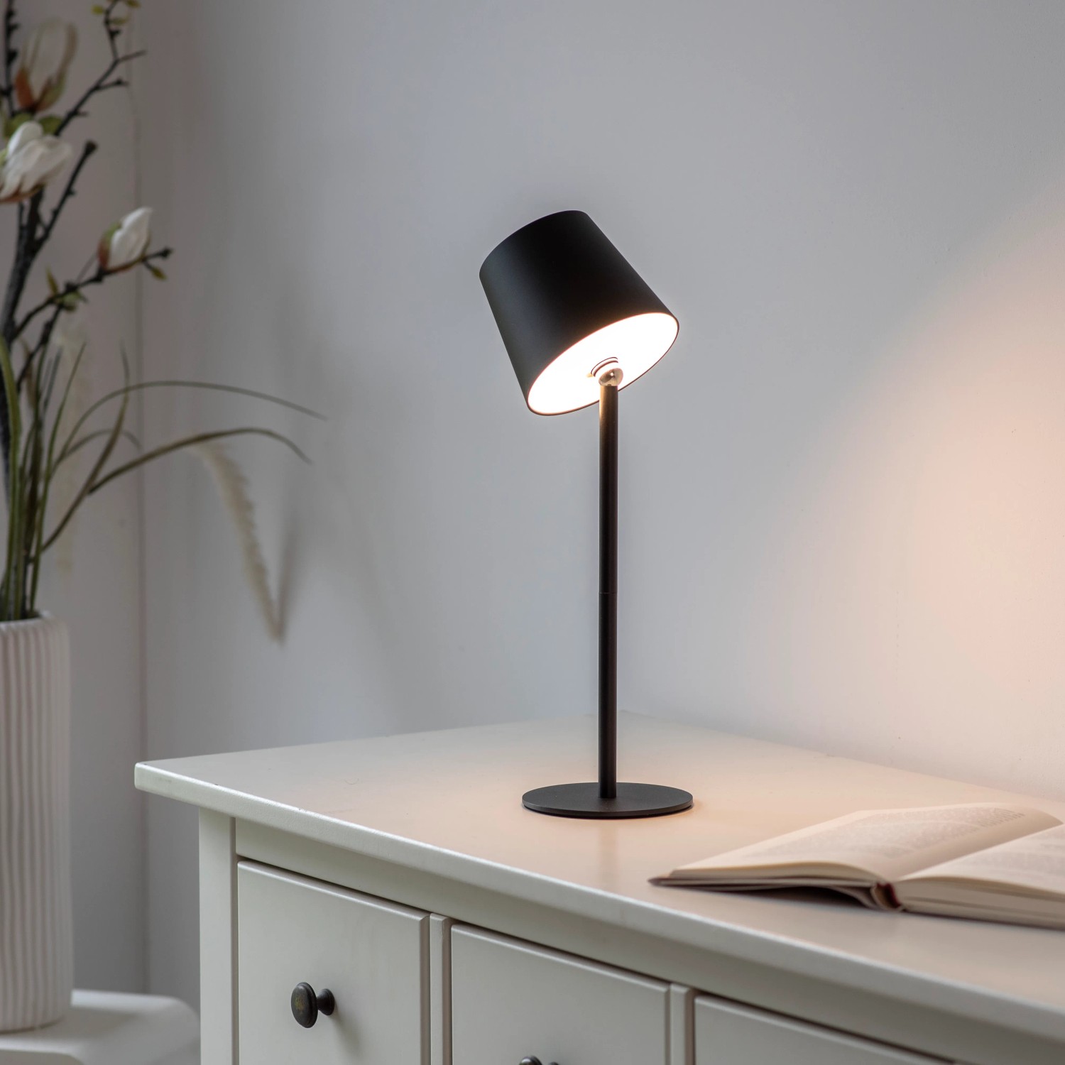 Produktbild von LED Tischleuchte T98-1 – B-Ware, Aufbereitet, Voll Funktionsfähig, Warmweiß (nickel-matt)