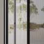 Anthrazitfarbene Insektenschutztür Plissee von Cocoon Home Concepts.