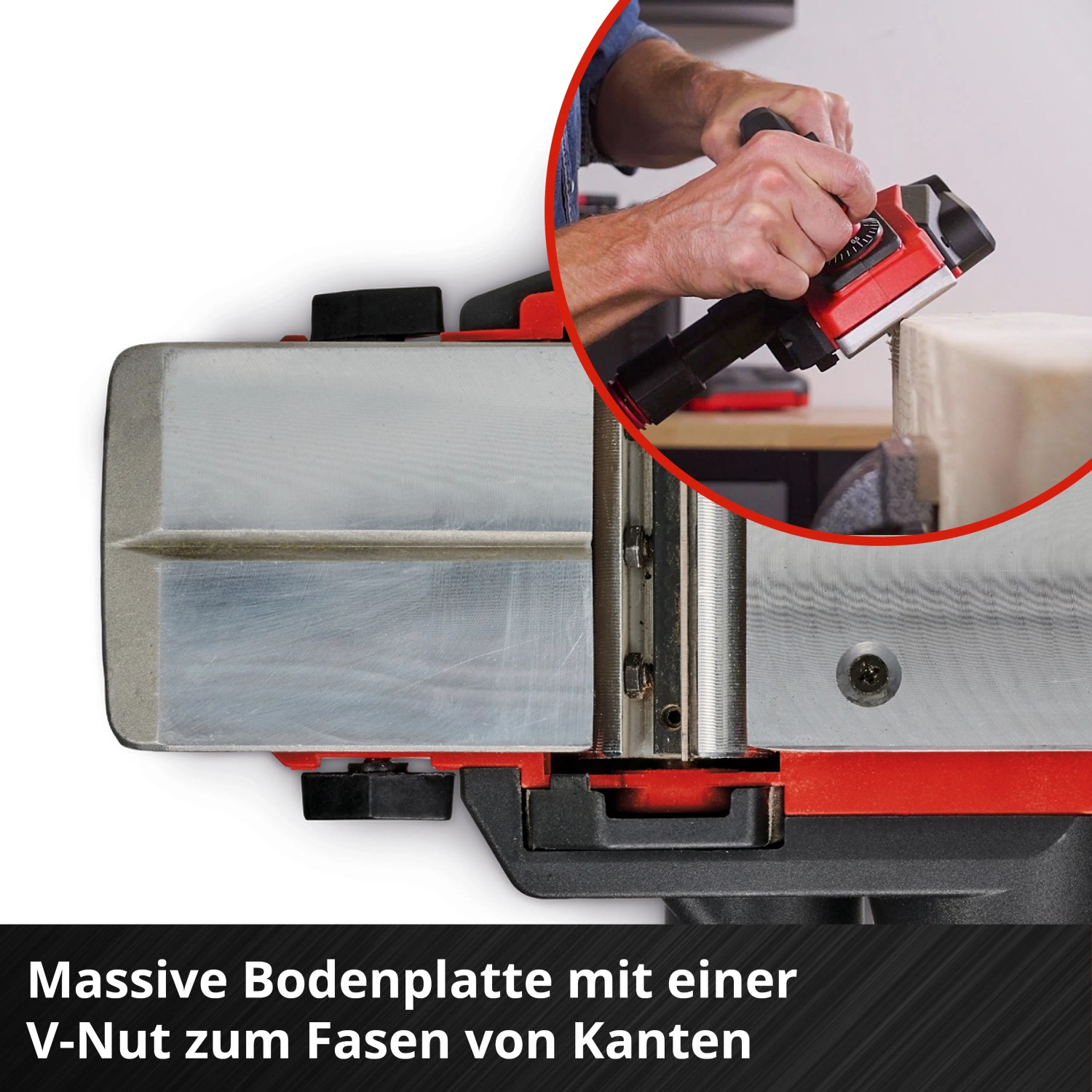 Einhell Akku-Hobel TE-PL 18/82 Li Solo: Detailaufnahme der Hobelsohle mit V-Nut zum Kantenfasen.