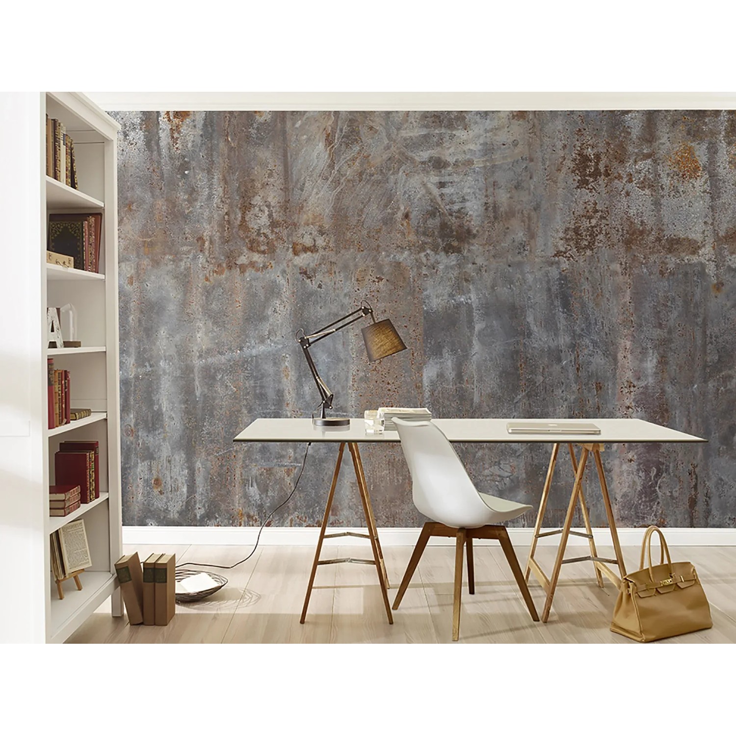 Rasch Digitaltapete Factory IV mit braunen Metallplatten im Used-Look an einer Bürowand.