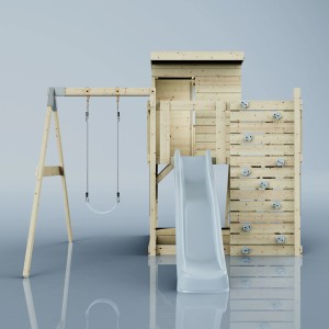 PolarPlay Spielturm Alma mit Schaukel, Rutsche und Kletterwand aus Holz.