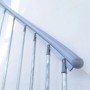 Detailaufnahme Handlauf und Geländerstäbe der Dolle Außenspindeltreppe Gardenspin.