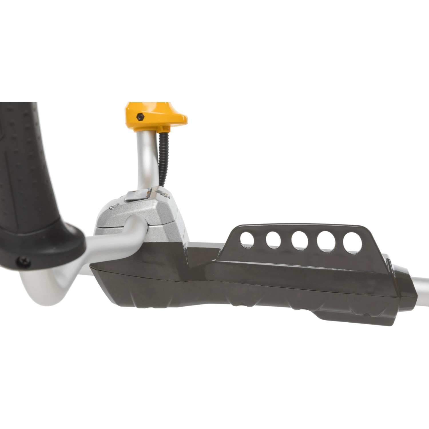 Detailaufnahme: Griff und Bedienelemente der Stiga Benzin-Motorsense BC 535 B.