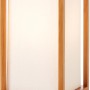 Brilliant Tischleuchte Seaside: Designlampe aus Holz und weißem Textil für gemütliches Licht.
