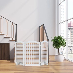 Weißes Relaxdays Absperrgitter aus MDF und Bambus vor einer Treppe. Flexibles Hunde- und Katzengitter.