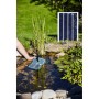 Heissner Solar Teichfilter Set mit Pumpe, UVC-Klärer und Solarpanel im Gartenteich.