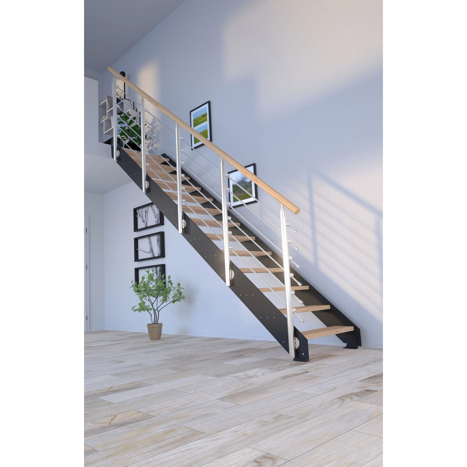 Treppe Kos mit 10 Eiche Rustik Stufen, schwarzem Design-Geländer und Metallwangen. FSC®-zertifiziert.