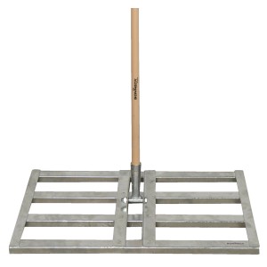 Sonneck Rasenrakel aus Metall mit Holzstiel zur Bodenbearbeitung und Rasenpflege.