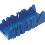 Blaue LUX Gehrungsschneidlade Classic 300 mm aus Kunststoff für präzise Winkelschnitte.