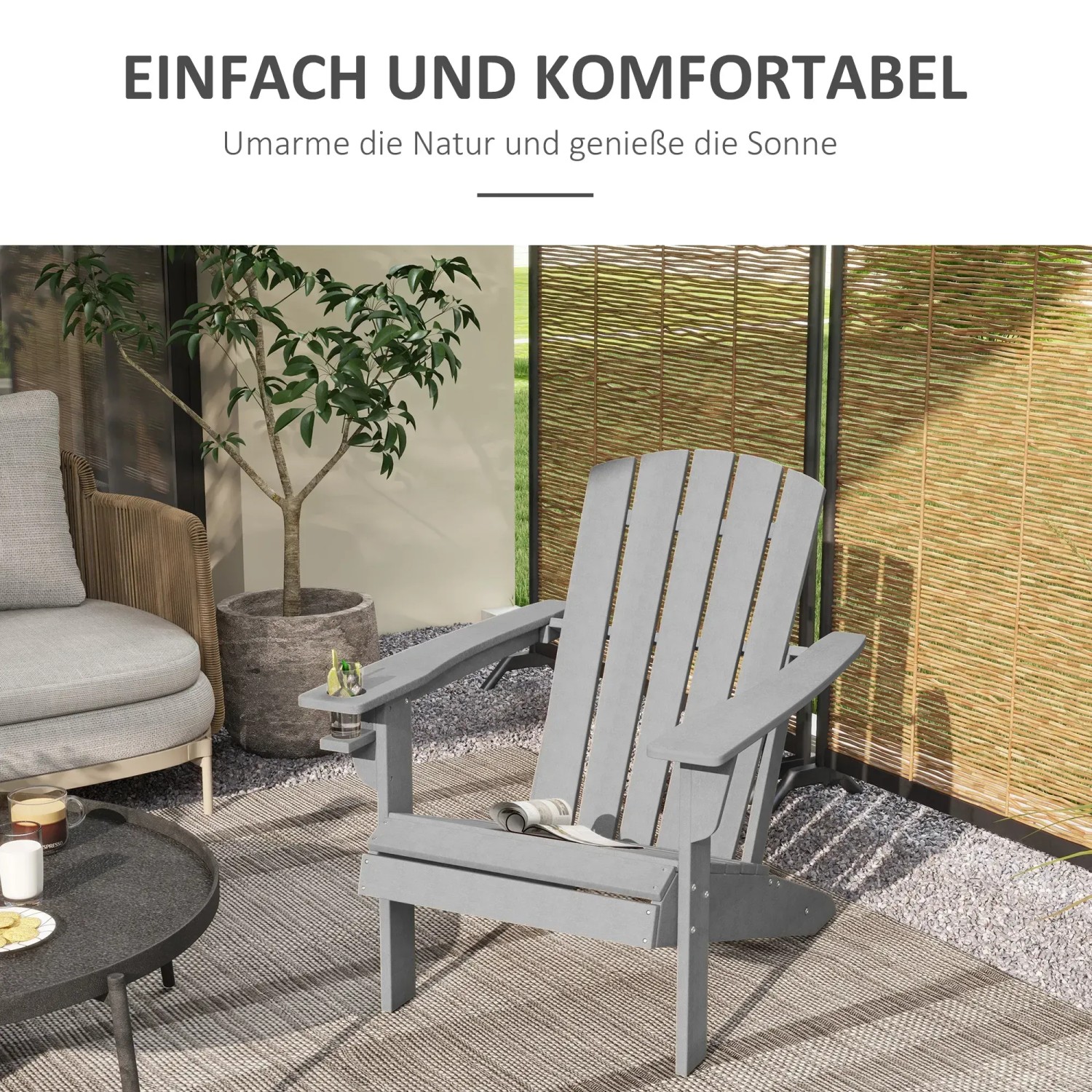 Grauer Outsunny Gartenstuhl aus HDPE mit Getränkehalter im Garten.