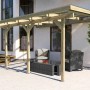 Weka Terrassenüberdachung Holz Größe 3 (424x306cm) mit transparentem Kunststoffdach und Gartenmöbeln.