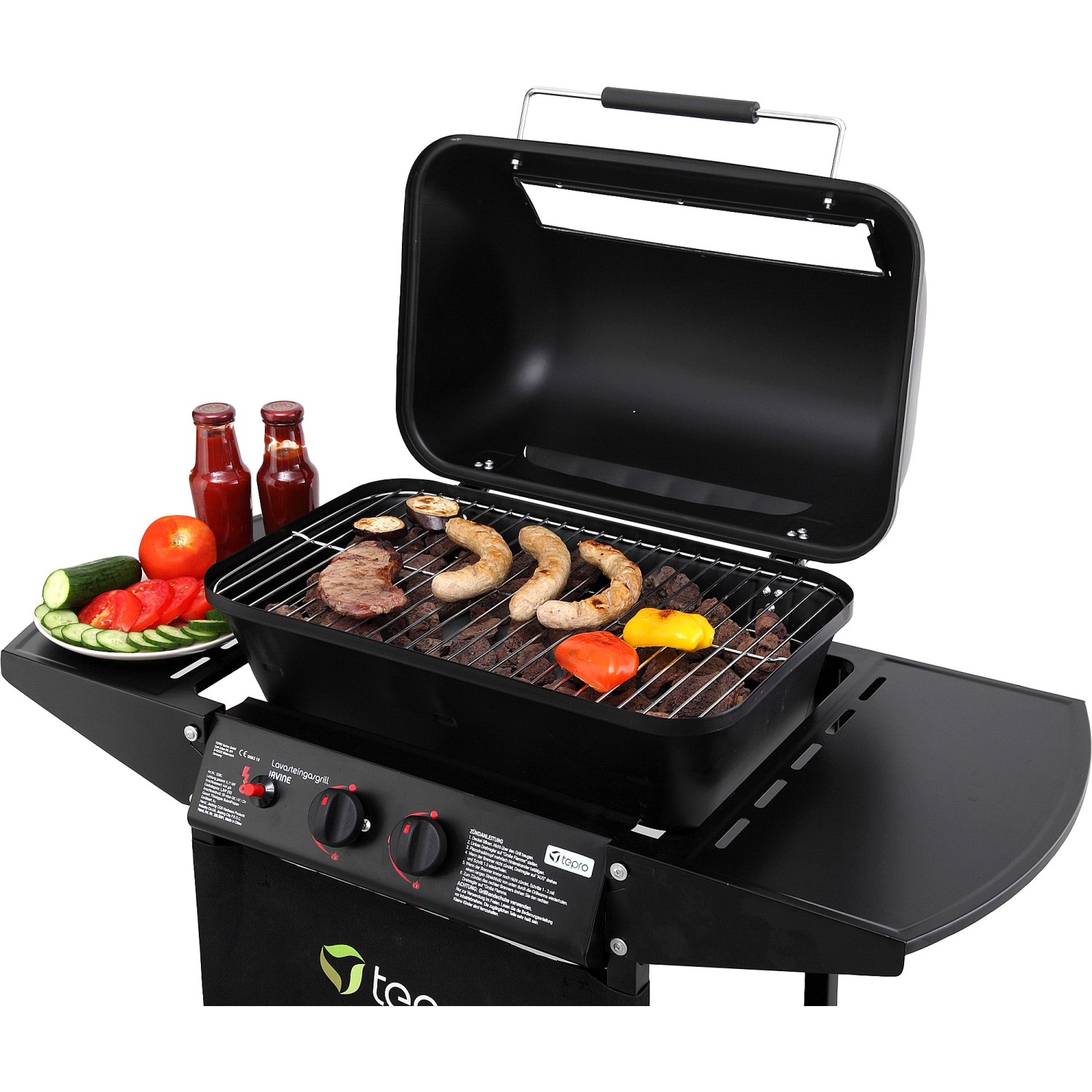 Schwarzer tepro Lavasteingasgrill Irvine mit Grillgut und Gemüse.