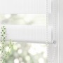 Weißes Doppelrollo mit transparenten und blickdichten Streifen am Fenster. Klemmfix Duo Rollo für regulierbaren Sichtschutz.