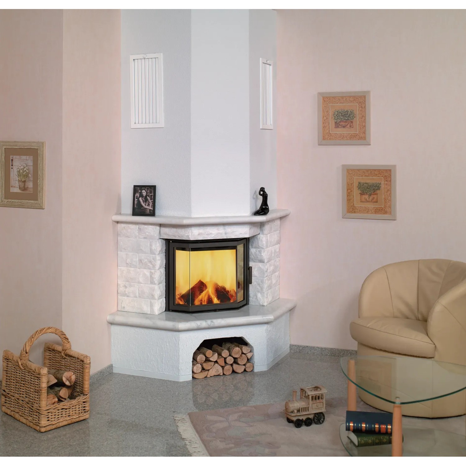 Hark Kaminofen Vermont mit Marmorverkleidung in Naturweiß, 8 kW, Energieeffizienzklasse A+.