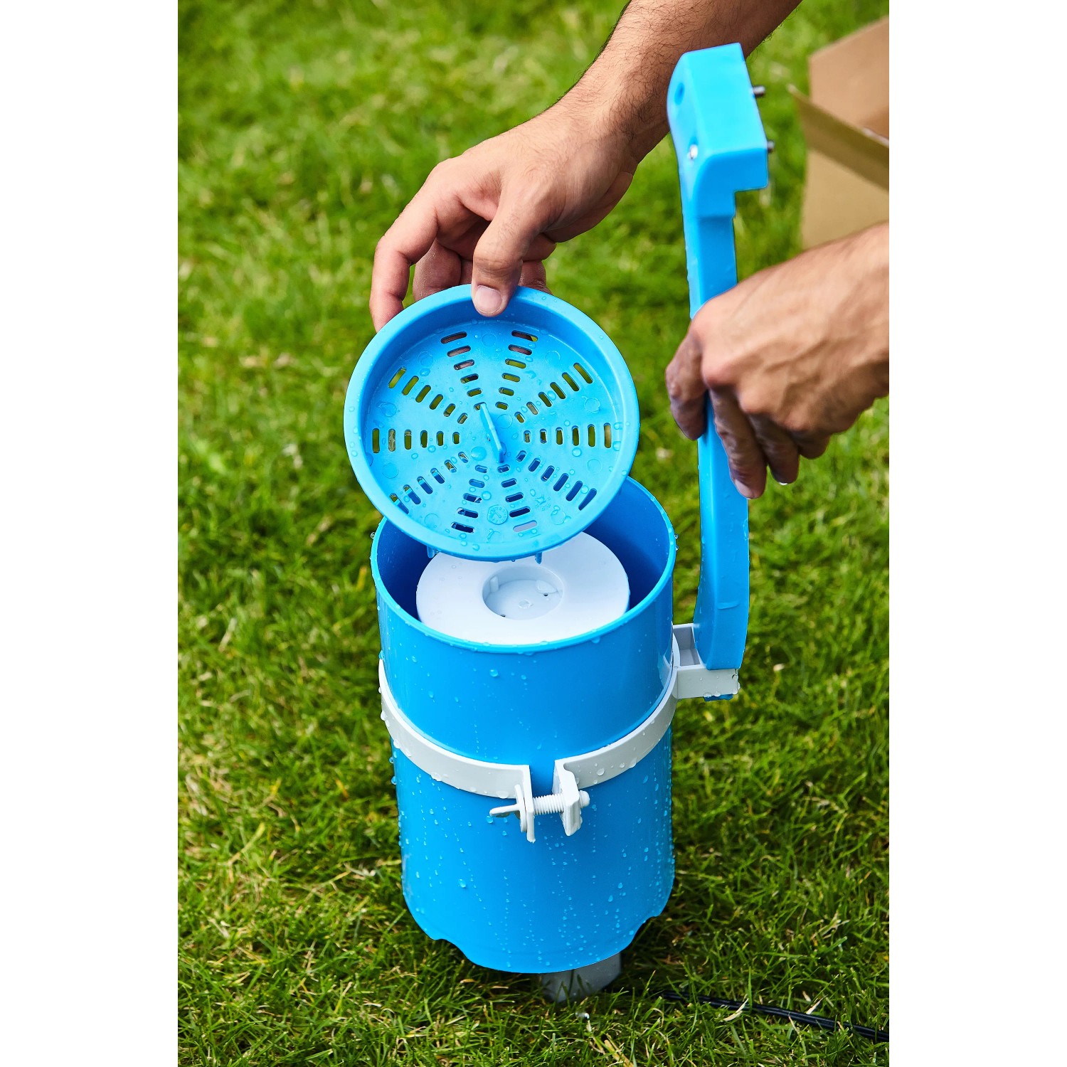 Summer Fun Skimmy 2 Einhängefilteranlage für Stahlwandbecken, blaue Pool-Oberflächenreinigung.