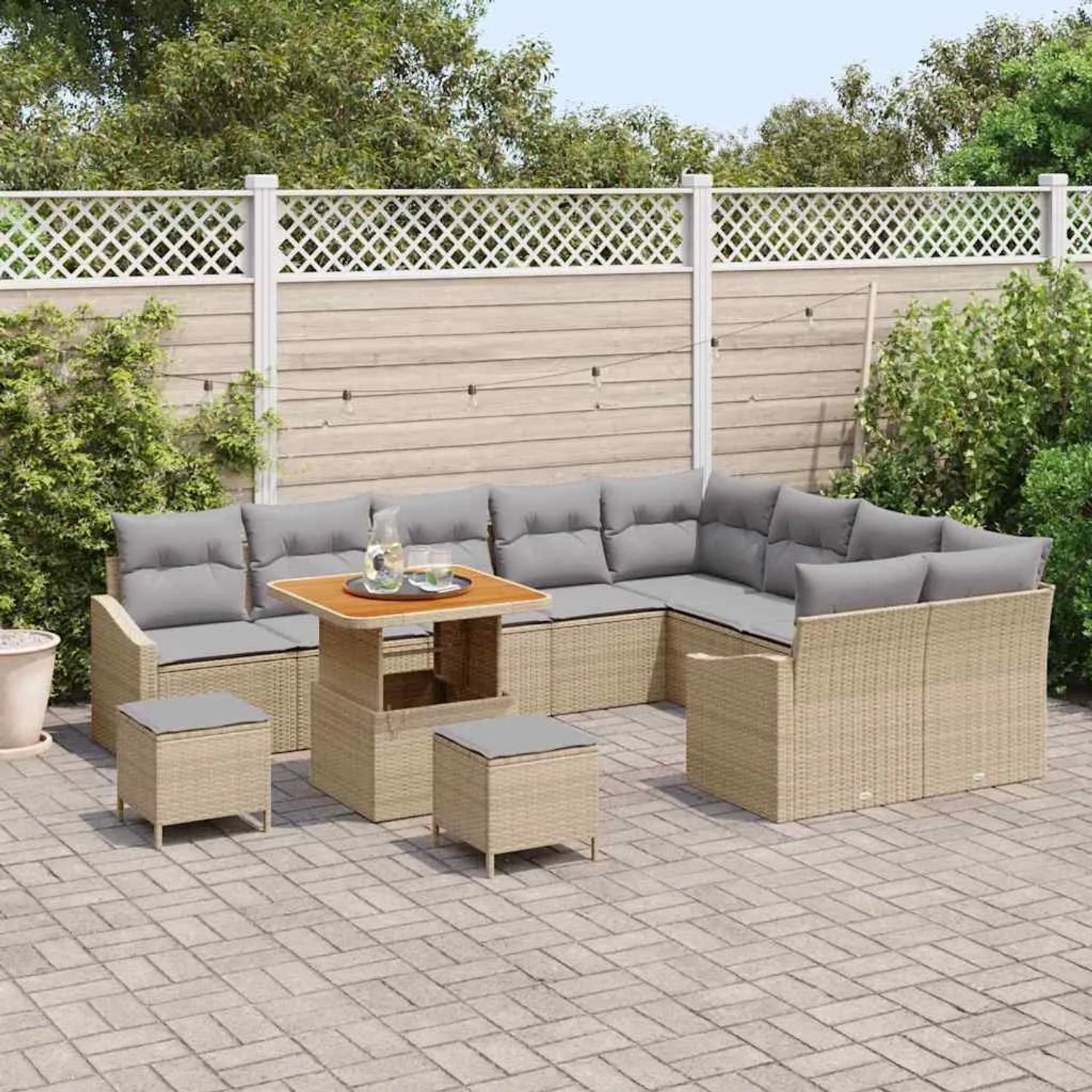 Beiges 12-tlg. vidaXL Garten-Sofa-Set aus Poly Rattan mit Tisch und Kissen für den Garten.