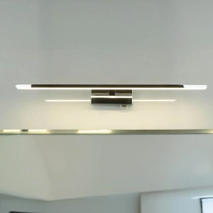 LED Bad-Wandleuchte in Chrom, 55,5 cm breit, mit Schalter und neutralweißem Licht.
