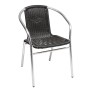 Stapelbarer Bistrostuhl aus Polyrattan und Aluminium in Silber und Schwarz. Gartenstuhl für Balkon und Terrasse.