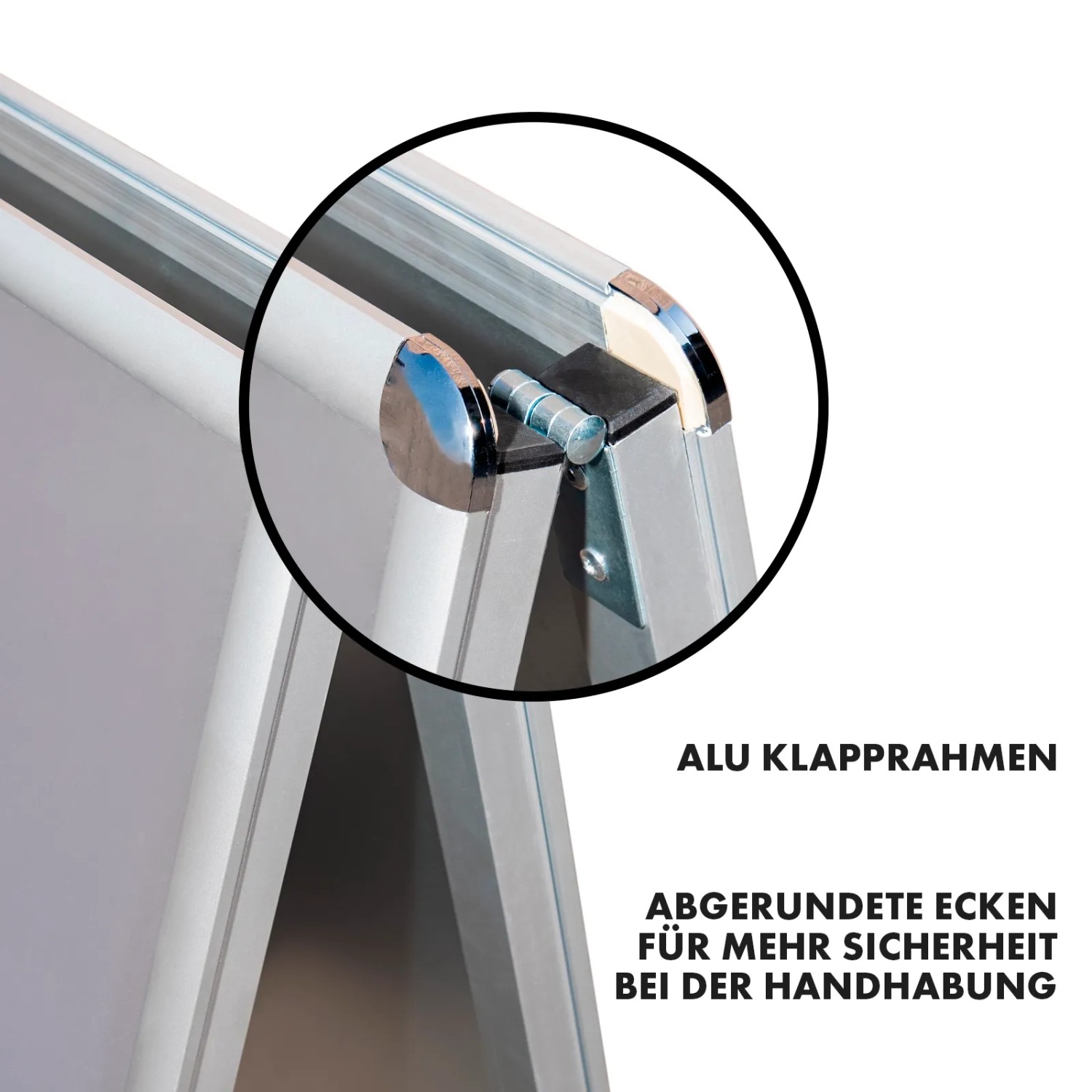 Detailaufnahme: KARAT Kundenstopper aus Aluminium, abgerundete Ecken, Klapprahmen.