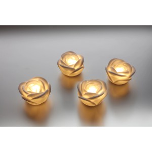 4 weiße LED Deko Rosen aus Kunststoff, Tischdeko mit warmweißem Licht.