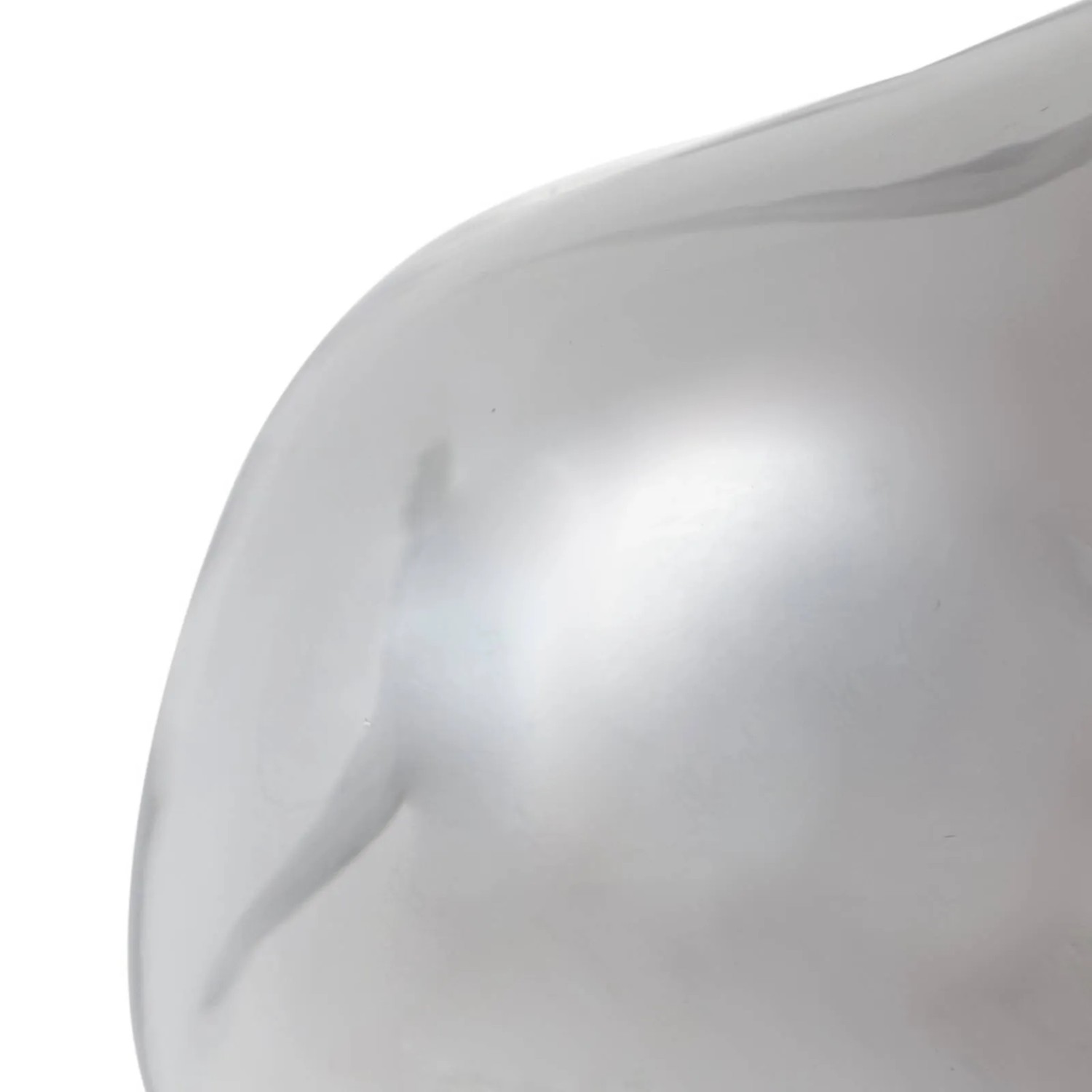 Detailaufnahme der modernen Lindby Stehlampe Lelia aus Alu und Glas.