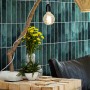 Grosfillex Wandpaneele Element 3D Optik Vertical Tiles Lagoon im Wohnraum.