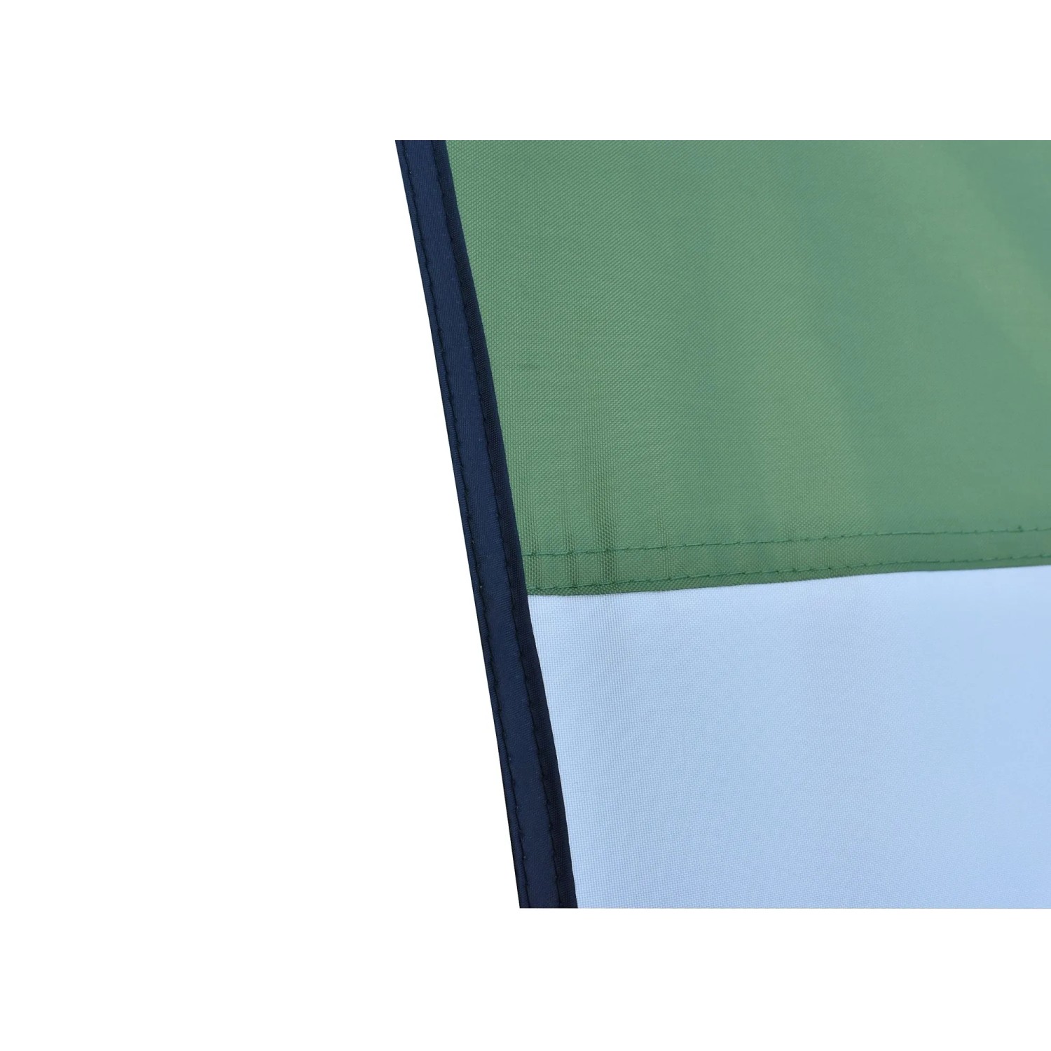 Detailaufnahme der grün-weißen Leco Zeltplane (430x370 cm).