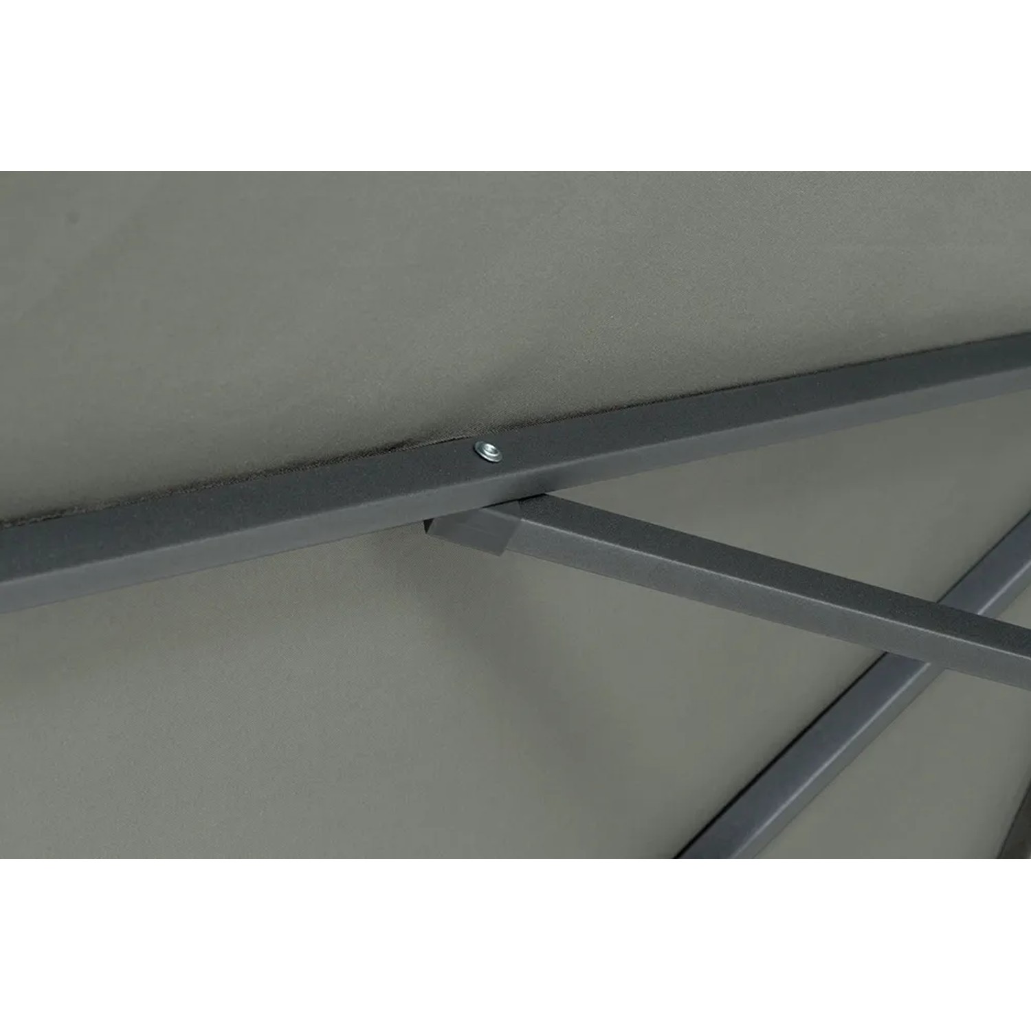 Detailaufnahme des grünen Siena Garden Marktschirms Avio 250x250 mit Neigungsfunktion.