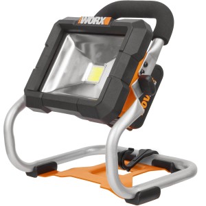 Worx Akku-Lampe WX026.9, 20V LED-Baustrahler mit drehbarem Lampenkopf und Tragegriff.